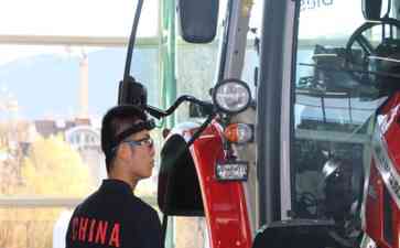  中国“00后”小伙斩获世界技能大赛金牌，6万元奖金捐献老年食堂