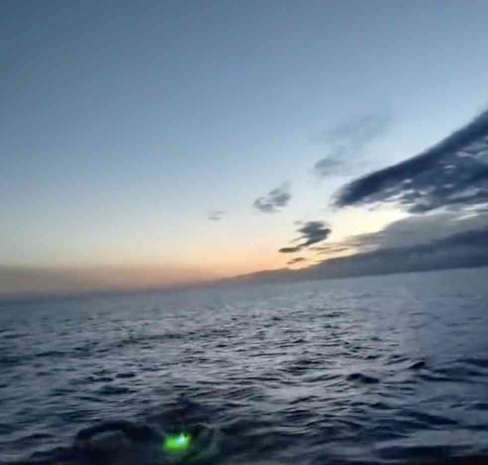  中国游泳名将成功横渡北海峡，向世界七大海峡目标迈进
