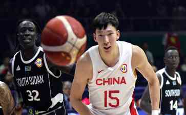 今日最新焦点新闻，媒体人：中国篮球压根没自己特色