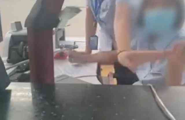  阜新银行就不文明服务行为向当事客户真诚致歉，责任人受到严厉处分！