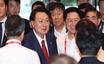  韩国总统尹锡悦指责在野党对执政党进行舆论攻击 归纳内容: 