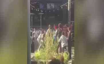 突发事件曝光 美国加州爆发大规模街头斗殴
