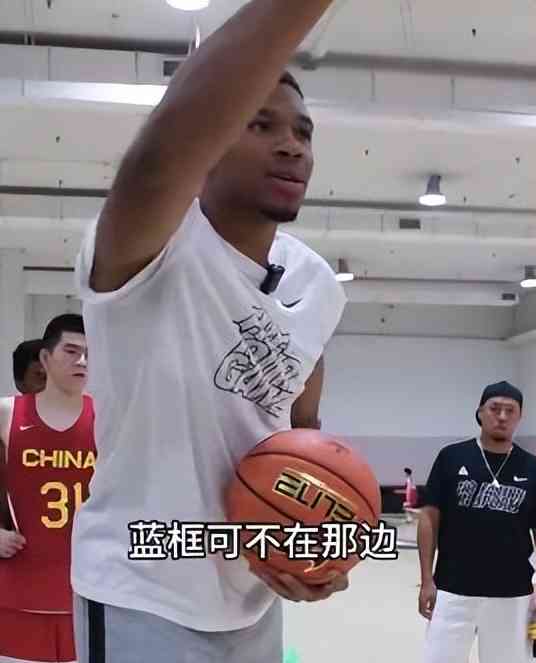 引发广泛讨论的事件，中国男篮最大问题出在哪里