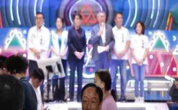 最新事件曝光--郭台铭喊话柯文哲：希望一起喝奶茶