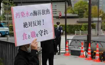  雷克萨斯LM加价50万惊动车展人潮，豪华燃油MPV被指安全性堪忧