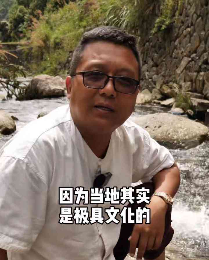 最新消息曝光 网红导游评715万雕塑被威胁 警方介入