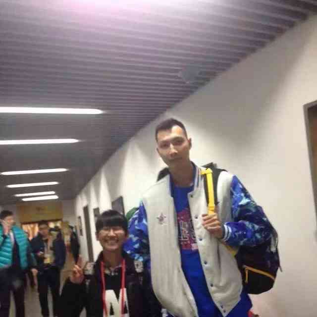 最热焦点事件--“资深粉”眼中的易建联职业生涯