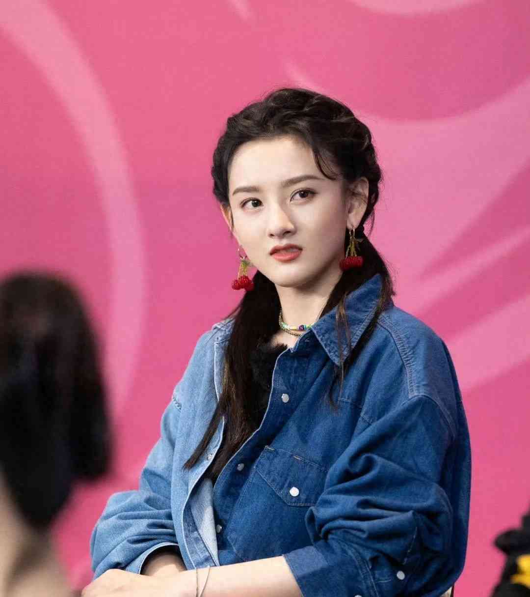最新曝光事件 宋祖儿代言直播被曝取消