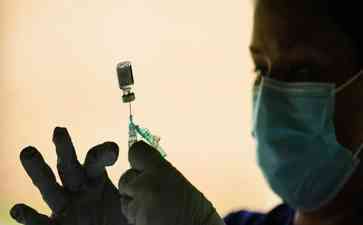  美国新冠病例激增，CDC警告未接种疫苗人群