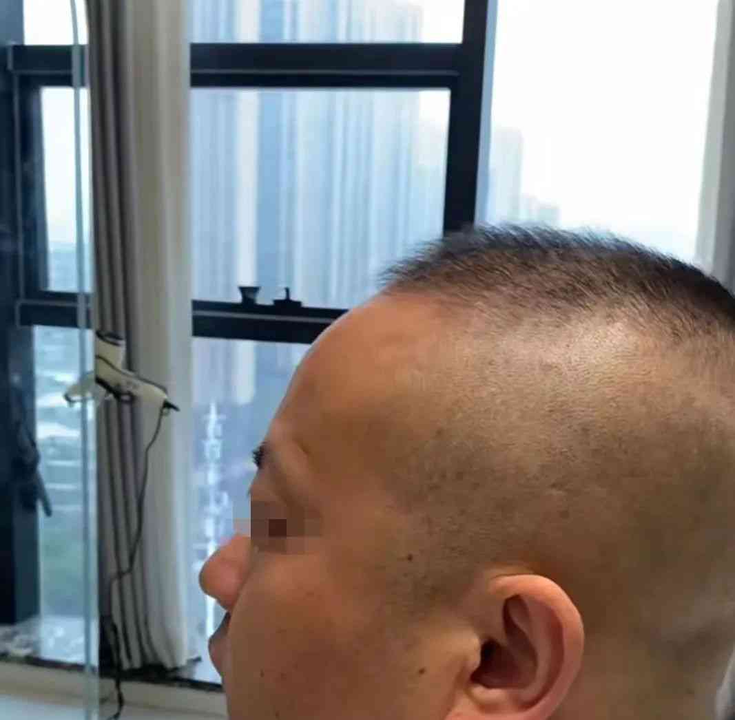  郭德纲同款发型：男人味的象征