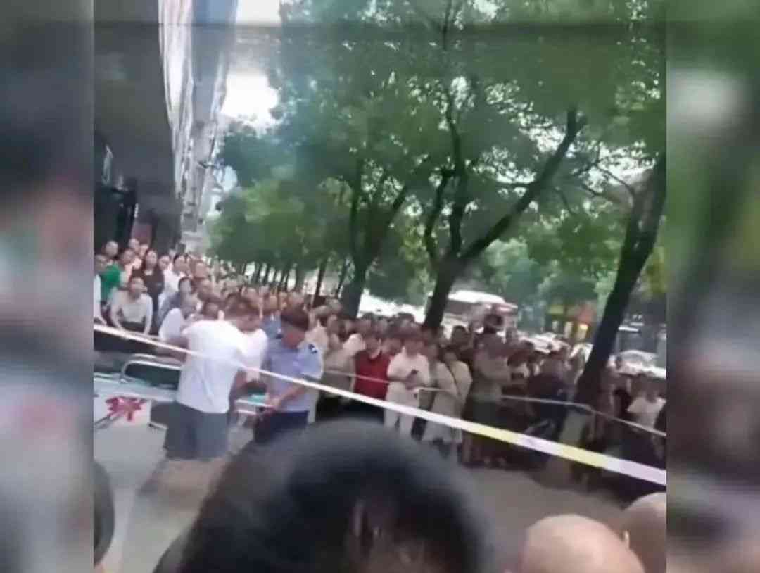 引发社会关注的事件！湖南一牙医受伤 其与嫌犯均在抢救