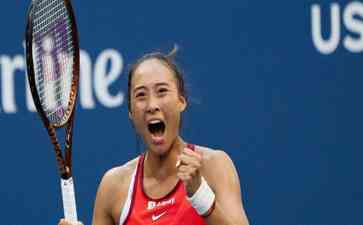  中国一姐郑钦文闪耀美网,与世界一姐萨巴伦卡争夺4强席位