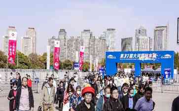  火爆！近千款新车闪亮登场，郑州国际车展引爆消费热潮
