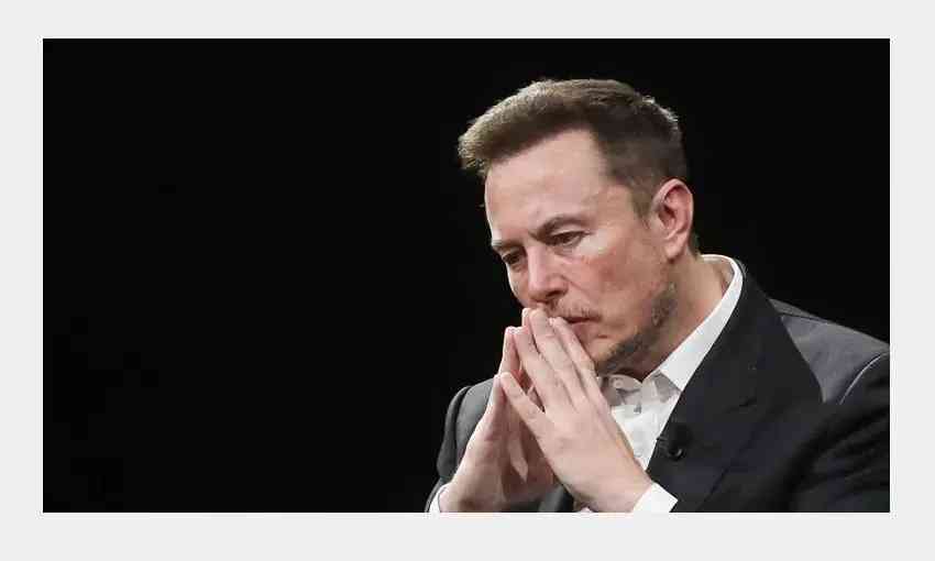  特斯拉Model 3新车亮相：神秘低调引发车迷狂热