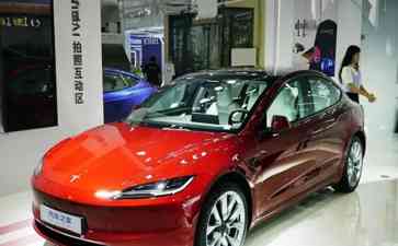  特斯拉Model 3新车亮相：神秘低调引发车迷狂热