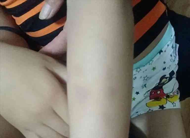 青岛幼儿园虐待事件曝光，惊心动魄的真相令人愤慨！