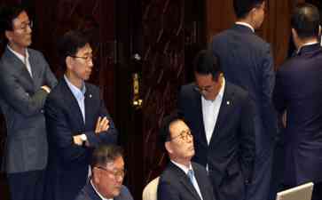  共同民主党斗争不休, 行为者将被查处
