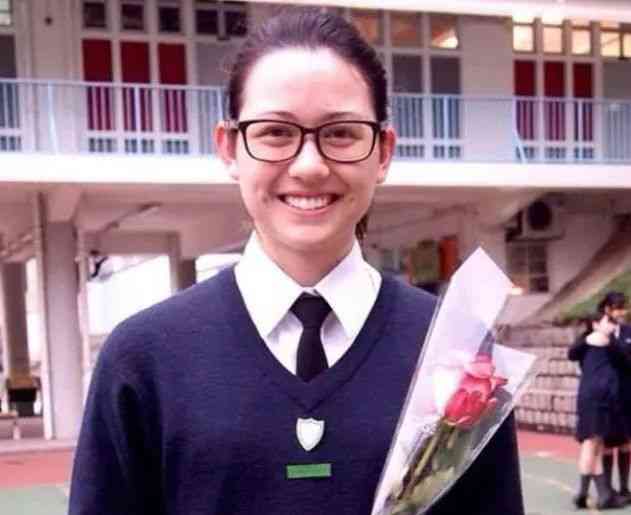  香港选手何诗蓓夺金，“霍起哥”心花怒放