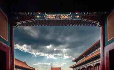 背离常规，中年女性勇敢跳出舒适圈