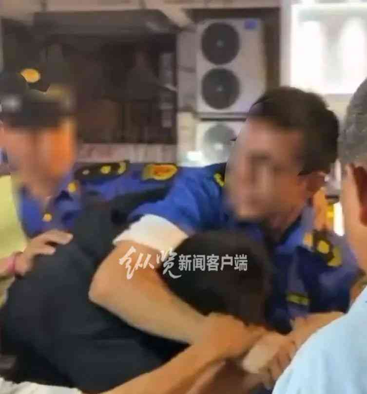  瑞金城管暴行事件引发公愤，停职调查展开