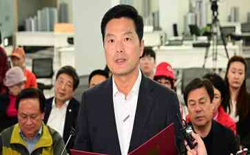  韩国执政党官员集体辞职：致命一击还是重新出发？