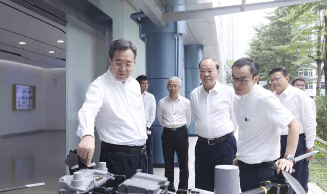 "深圳科技创新鼓舞人心 习近平着眼未来"