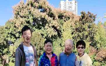  母爱无休止，岩秀休假缺席却赢得尊敬
