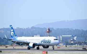  阿拉斯加航空客机突逢生死时刻，安全威胁致其改道！