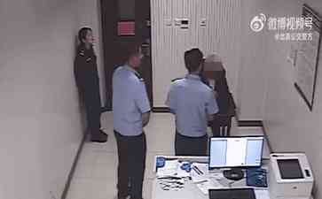 北京地铁“负担门”事件引发列车延误，两人被拘留