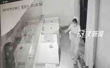  月子会所背部淤青引发脑出血  200字内容: 看到一个月大的儿子后背淤青时，侯女士的心都要碎了；CT结果显示孩子“脑出