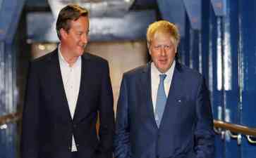  卡梅伦回归政坛！英国外相“风云再起”