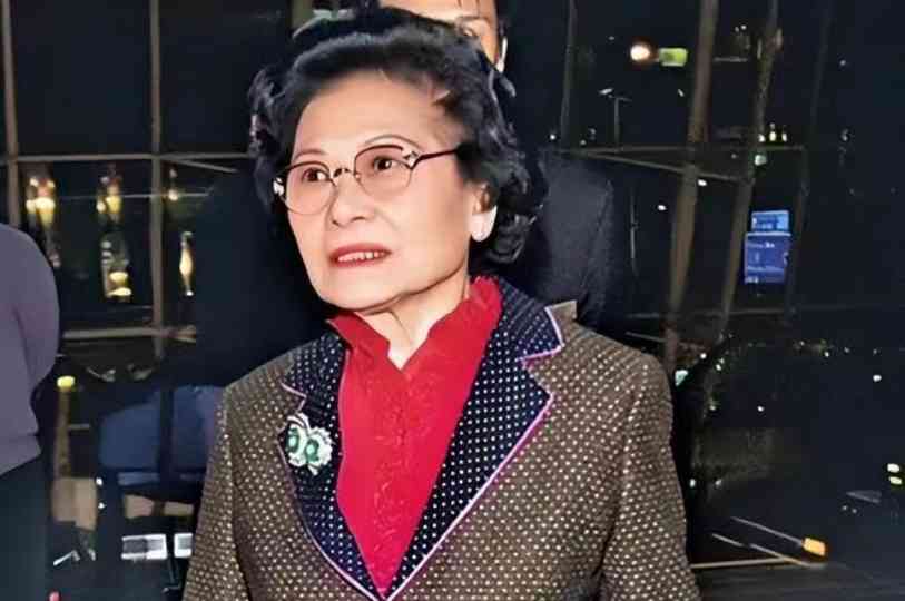  "中国最富老太太"！她如何凭借新鸿基成为女首富？