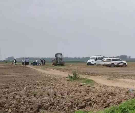  悲剧! 农民被旋播机辗死,案件将于11月17日开庭