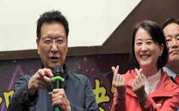"蓝白分手"后，"侯赵配"搅动蓝营士气，南桃园造势火爆