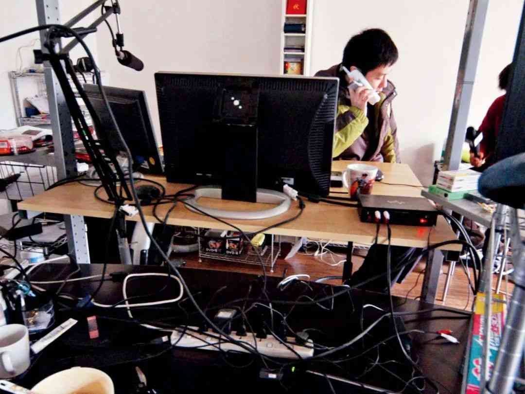  互联网剧热潮众人皆醉 吴诗原与小伙伴们在横店掀起“拼命三郎”