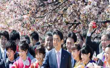 特搜部入室搜查，“安倍派”和“二阶派”事务所陷入风波