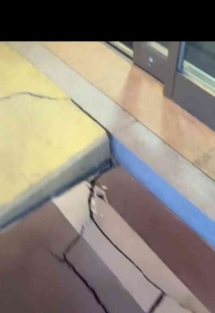  日本地震引发海啸 警报遍布多地