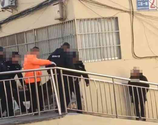  涟水县突发凶杀案，警方介入调查