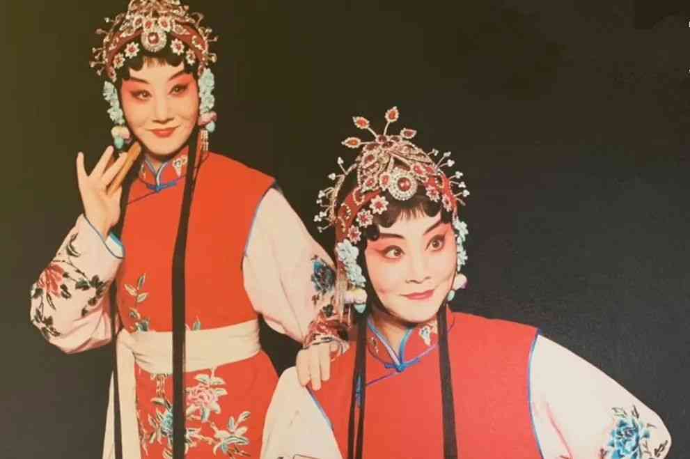 双胞胎的京剧梦
