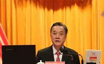  广东前人社厅长陈奕威落马记